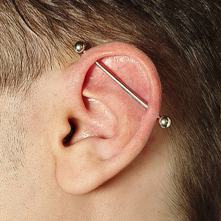 Пирсинг Хеликс, Индастриал. Пирсинг-студия Элстон. Мастер Павел Чуприков