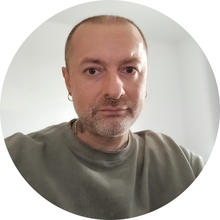 Павел Чуприков — мастер пирсинга и тату