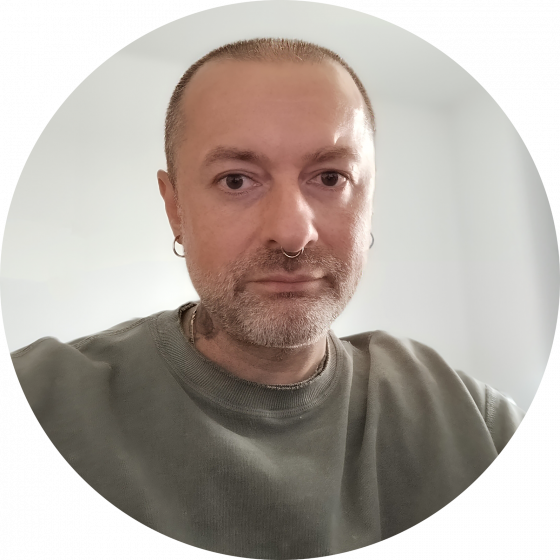 Павел Чуприков — мастер тату и пирсинга, специалист по мужской депиляции